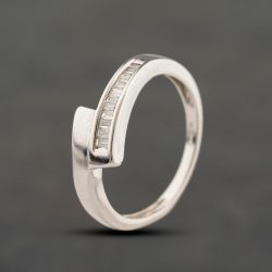 Second Hand 9ct White Gold Baguette Cut Diamond Crossover Ring 41384475