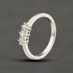 Second Hand 9ct White Gold 0.25ct Brilliant Cut Diamond Three Stone Ring 41384491