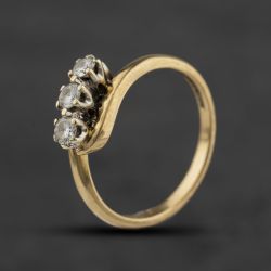 Second Hand 9ct Yellow Gold Diamond Twist Three Stone Ring 41384698
