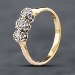Second Hand Vintage Yellow Gold Brilliant Cut Diamond Three Stone Ring 41481249