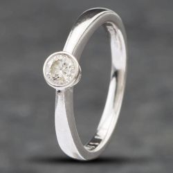 Second Hand 18ct White Gold Brilliant Cut Diamond Rub Over Set Solitaire Ring 41481306