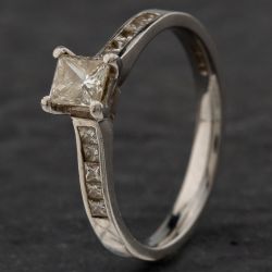 Second Hand Platinum 0.40ct Princess Cut Diamond Solitaire & Diamond Set Shoulders Ring 4148147