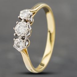 Second Hand Vintage Yellow Gold 0.30ct Brilliant Cut Diamond Three Stone Ring 41481650