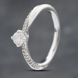 Second Hand 9ct White Gold 0.20ct Brilliant Cut Diamond Shoulder Set Solitaire Ring 41481712