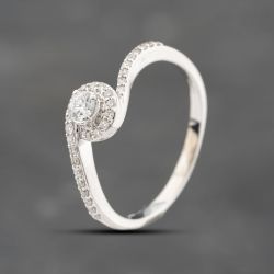 Second Hand 18ct White Gold 0.33ct Brilliant Cut Diamond Twist Shoulder Set Solitaire Ring 41482017