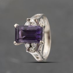 Second Hand 14ct White Gold Amethyst & Diamond Oblong Dress Ring 41482101