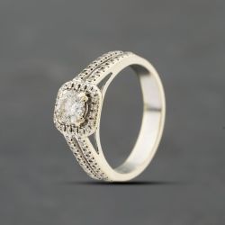 Second Hand 14ct White Gold 0.70ct Brilliant Cut Diamond Diamond Set Open Shoulders Cluster Ring 41482156