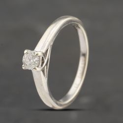 Second Hand 9ct White Gold Certificated 0.27ct Brilliant Cut Diamond Solitaire Ring 41482207