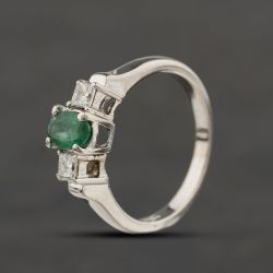 Second Hand 18ct White Gold Emerald & 0.20ct Princess Cut Diamond Oval Three Stone Ring 41482245