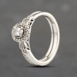 Second Hand 9ct White Gold 0.25ct Brilliant Cut Diamond Oval Cluster Bridal Set Ring 41482284