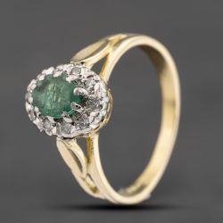 Second Hand Vintage Yellow Gold Emerald & 0.10ct Diamond Cluster Ring 41482369