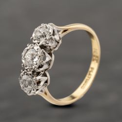 Second Hand Vintage Yellow Gold Diamond Three Stone Ring 41482442