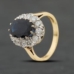 Second Hand 18ct Yellow Gold 0.84ct Sapphire & 0.84ct Brilliant Cut Diamond Oval Cluster Ring 41482519