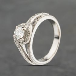 Second Hand 18ct White Gold Certificated 0.40ct Brilliant Cut Diamond Halo Cluster Ring 41482571