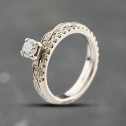 Second Hand 18ct White Gold Certificated 0.30ct Brilliant Cut Diamond Bridal Set Ring 41482637
