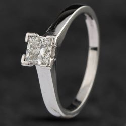 Second Hand 18ct White Gold Princess Diamond Solitaire Ring 4148339