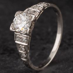 Second Hand Vintage Platinum Brilliant Cut Diamond Shoulder Set Solitaire Ring 4148749