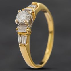 Second Hand 18ct Yellow Gold 0.33ct Diamond Shoulders Ring 4148862