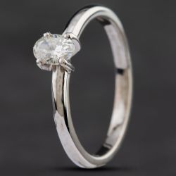 Second Hand 18ct White Gold 0.35ct Oval Cut Diamond Solitaire Ring 4148876