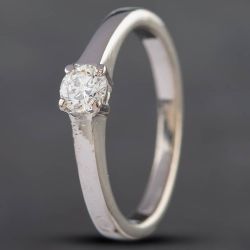 Second Hand 18ct White Gold 0.25ct Brilliant Cut Diamond Solitaire Ring 4158880