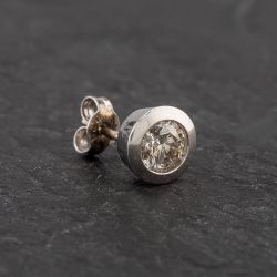 Second Hand 18ct White Gold Rubover Diamond Solitaire Single Stud Earring 4165877