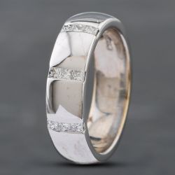 Second Hand 18ct White Gold Princess Cut Diamond Set D Shape 5mm Wedding Ring 41871320