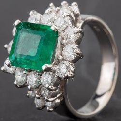 Second Hand 18ct White Gold Square 3.00ct Emerald & 1.50ct Diamond Cluster Ring 4312040