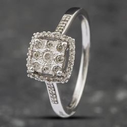 Second Hand 9ct White Gold 0.25ct Brilliant Cut Diamond Square Cluster Ring 43121055