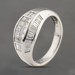 Second Hand Platinum 1.25ct Diamond Graduated Band Ring 43121295