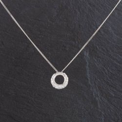 Second Hand Platinum Graduated Round Diamond Pendant 4314003