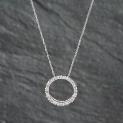 Second Hand 9ct White Gold 0.25ct Diamond Open Circle Pendant & 18 Inch Prince Of Wales Chain 43141198