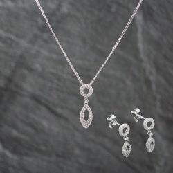 Second Hand 18ct White Gold Brilliant Cut Diamond Marquise Shaped Jewellery Set 43141261