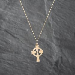 Second Hand 9ct Yellow Gold Plain Celtic Cross Pendant & 18 Inch Curb Chain 43141265