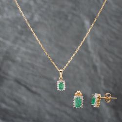 Second Hand 9ct Yellow Gold 0.25ct Emerald & 0.07ct Brilliant Cut Diamond Oblong 18 Inch Trace Jewellery Set 43141278