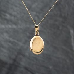 Second Hand 9ct Yellow Gold Oval Plain Locket Pendant & 18 Inch Curb Chain 43141308