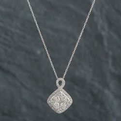 Second Hand 9ct White Gold 0.75ct Brilliant Cut Diamond Pendant & 18 Inch Prince Of Wales Chain 4314157