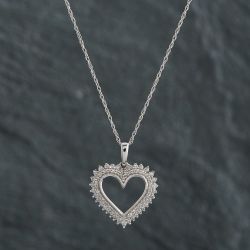 Second Hand 9ct White Gold 0.26ct Diamond Heart Pendant & 18 Inch Prince Of Wales Chain 4314160