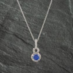 Second Hand 14ct White Gold 0.94ct Tanzanite & 0.27ct Diamond Round Cluster Pendant 4314542