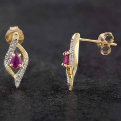 Second Hand 9ct Yellow Gold 0.14ct Ruby & 0.15ct Brilliant Cut Diamond Stud Earrings 43170061