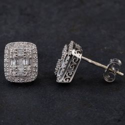 Second Hand 9ct White Gold 0.50ct Diamond Oblong Baguette And Brillant Stud Earrings 4317096