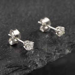 Second Hand 14ct White Gold 0.25ct Brilliant Cut Diamond Stud Earrings 43171145