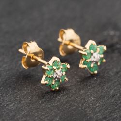 Second Hand 9ct Yellow Gold 0.30ct Emerald & Diamond Flower Cluster Stud Earrings 43171312
