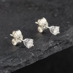 Second Hand 9ct White Gold 0.25ct Brilliant Cut Diamond Single Stone Stud Earrings 43171340