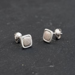 Second Hand 9ct White Gold 7mm Stud Earrings 43171398