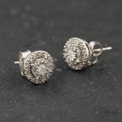 Second Hand 14ct White Gold 0.25ct Brilliant Cut Diamond Round Cluster 8mm Stud Earrings 43171481