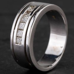 Second Hand 14ct White Gold Six Stone Diamond Ring 4328526