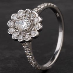 Second Hand 14ct White Gold Diamond Cluster Ring 4328545