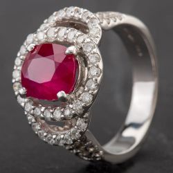 Second Hand 18ct White Gold Oval 3.05ct Ruby & 1.34ct Diamond Tiered Ring 4332184