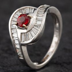 Second Hand 9ct White Gold 0.50ct Ruby & 0.95ct Baguette Cut Diamond Cross Over Design Cluster Ring 4335013