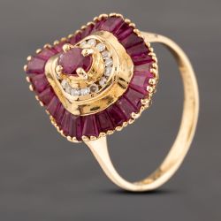 Second Hand 18ct Yellow Gold 0.75ct Ruby & 0.11ct Diamond Ballerina Cluster Ring 433502151587